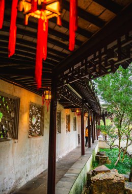 Suzhou, Çin - Aralık 12023: Çiftin bulutlu havada dinlenme bahçesi, HDR Görüntü