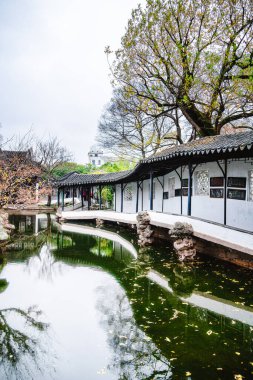 Suzhou, Çin - Aralık 12023: Bulutlu havada mütevazı Yöneticinin Bahçesi, HDR Görüntü