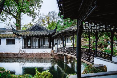 Suzhou, Çin - Aralık 12023: Bulutlu havada mütevazı Yöneticinin Bahçesi, HDR Görüntü