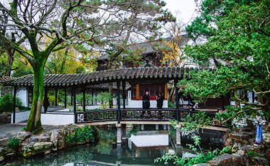 Suzhou, Çin - Aralık 12023: Bulutlu havada mütevazı Yöneticinin Bahçesi, HDR Görüntü