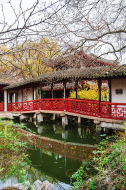 Tongli, Çin - Aralık 12023: Bulutlu havada tarihi şehir merkezi, HDR Görüntü