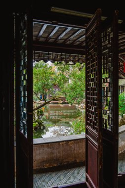 Tongli, Çin - Aralık 12023: Bulutlu havada tarihi şehir merkezi, HDR Görüntü