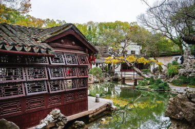 Tongli, Çin - Aralık 12023: Bulutlu havada tarihi şehir merkezi, HDR Görüntü