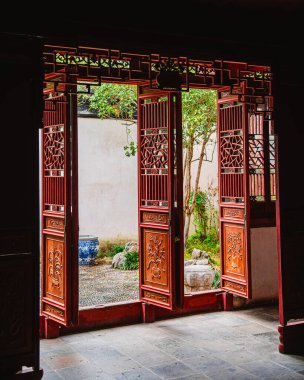Tongli, Çin - Aralık 12023: Bulutlu havada tarihi şehir merkezi, HDR Görüntü