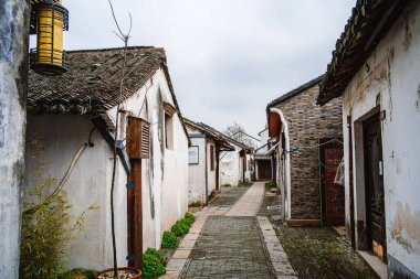 Zhouzhuang, Çin - Aralık 12023: Bulutlu havada tarihi köy, HDR Görüntü