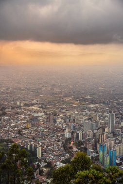 Monserrate, Kolombiya 'dan Bogota' ya bakın.