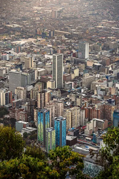 Monserrate, Kolombiya 'dan Bogota' ya bakın.