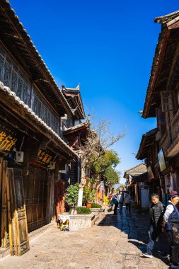 Lijiang, Çin - 10 Aralık 2023: Sunny Weather 'da Tarihi Şehir Merkezi, HDR Görüntü