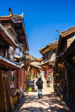 Lijiang, Çin - 10 Aralık 2023: Sunny Weather 'da Tarihi Şehir Merkezi, HDR Görüntü