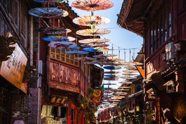 Lijiang, Çin - 10 Aralık 2023: Sunny Weather 'da Tarihi Şehir Merkezi, HDR Görüntü
