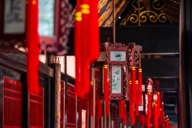 Chengdu, Çin - 5 Aralık 2023: Wenshu Tapınağı güneşli hava, HDR Görüntü
