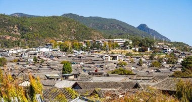 Lijiang, Yunnan, Çin - Aralık 12023: Güneşli havada eski bir kasaba, HDR Görüntü