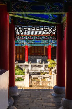 Lijiang, Yunnan, Çin - Aralık 12023: Güneşli havada eski bir kasaba, HDR Görüntü