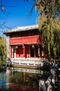 Lijiang, Yunnan, Çin - Aralık 12023: Güneşli havada eski bir kasaba, HDR Görüntü