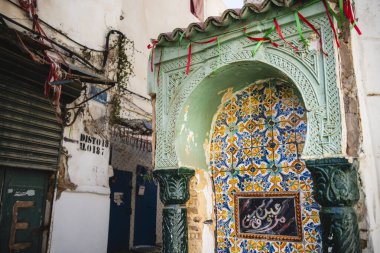 Cezayir, Cezayir - 8 Mayıs 2024: Güneşli havada tarihi şehir mimarisi, HDR Görüntü