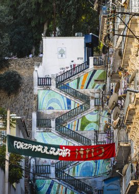 Cezayir, Cezayir - 8 Mayıs 2024: Güneşli havada tarihi şehir mimarisi, HDR Görüntü