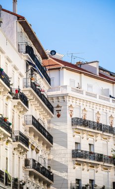 Cezayir, Cezayir - 8 Mayıs 2024: Güneşli havada tarihi şehir mimarisi, HDR Görüntü