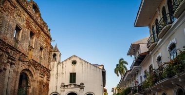 Panama Şehri, Panama - 4 Şubat 2024: Güneşli havada tarihi şehir merkezi, HDR Görüntü