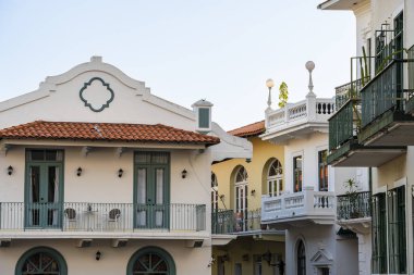 Panama Şehri, Panama - 4 Şubat 2024: Güneşli havada tarihi şehir merkezi, HDR Görüntü