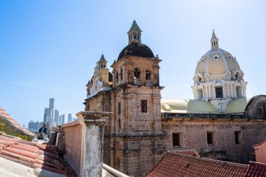 Cartagena, Kolombiya - 4 Şubat 2024: Güneşli havada tarihi şehir merkezi, HDR Görüntü