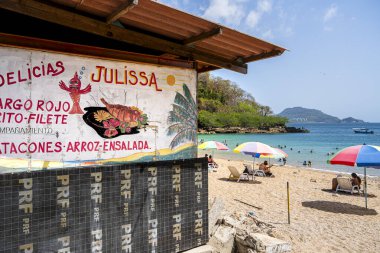 Taboga, Panama - 5 Şubat 2024: Sunny Weather 'daki Picturesque Adası, HDR Görüntü