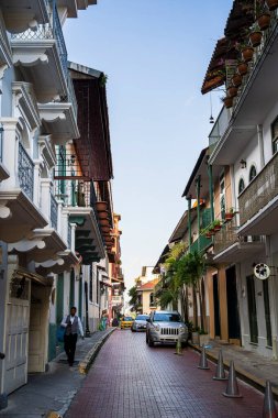 Panama Şehri, Panama - 4 Şubat 2024: Güneşli havada tarihi şehir merkezi, HDR Görüntü