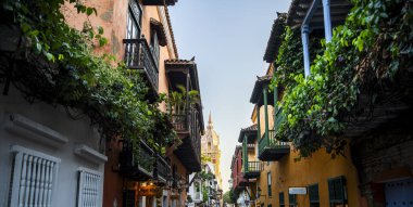 Cartagena, Kolombiya - 4 Şubat 2024: Güneşli havada tarihi şehir merkezi, HDR Görüntü