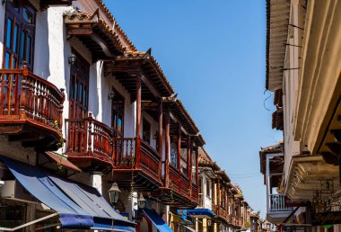 Cartagena, Kolombiya - 4 Şubat 2024: Güneşli havada tarihi şehir merkezi, HDR Görüntü