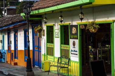 Salento, Kolombiya - 3 Şubat 2024: Bulutlu havada tarihi şehir merkezi, HDR Görüntü