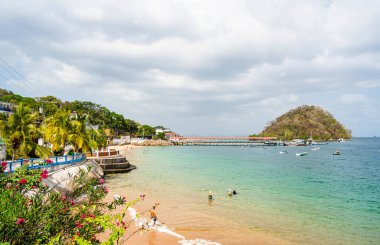 Taboga, Panama - 5 Şubat 2024: Sunny Weather 'daki Picturesque Adası, HDR Görüntü