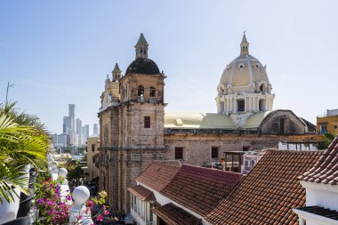 Cartagena, Kolombiya - 4 Şubat 2024: Güneşli havada tarihi şehir merkezi, HDR Görüntü