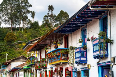 Salento, Kolombiya - 3 Şubat 2024: Bulutlu havada tarihi şehir merkezi, HDR Görüntü