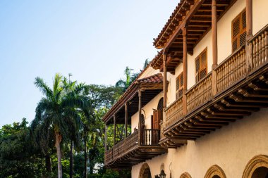 Cartagena, Kolombiya - 4 Şubat 2024: Güneşli havada tarihi şehir merkezi, HDR Görüntü