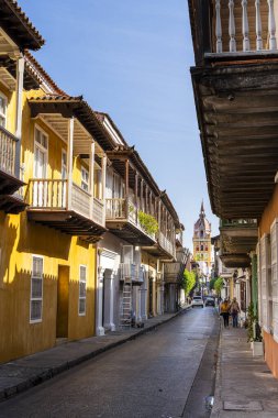 Cartagena, Kolombiya - 4 Şubat 2024: Güneşli havada tarihi şehir merkezi, HDR Görüntü