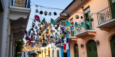 Panama Şehri, Panama - 4 Şubat 2024: Güneşli havada tarihi şehir merkezi, HDR Görüntü