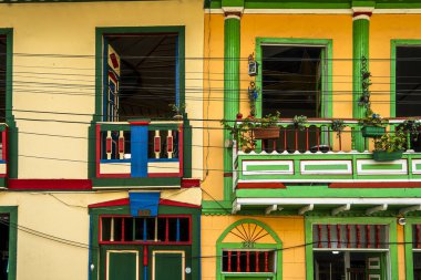 Filandia, Quindio, Kolombiya - 3 Şubat 2024: Bulutlu havada pitoresk kasaba, HDR resmi