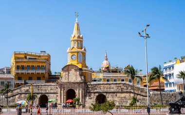 Cartagena, Kolombiya - 4 Şubat 2024: Güneşli havada tarihi şehir merkezi, HDR Görüntü