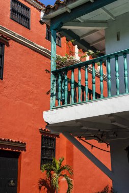 Cartagena, Kolombiya - 4 Şubat 2024: Güneşli havada tarihi şehir merkezi, HDR Görüntü