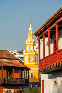 Cartagena, Kolombiya - 4 Şubat 2024: Güneşli havada tarihi şehir merkezi, HDR Görüntü