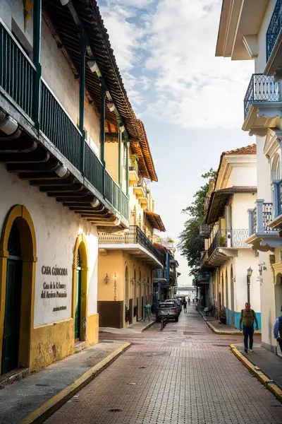 Panama Şehri, Panama - 4 Şubat 2024: Güneşli havada tarihi şehir merkezi, HDR Görüntü