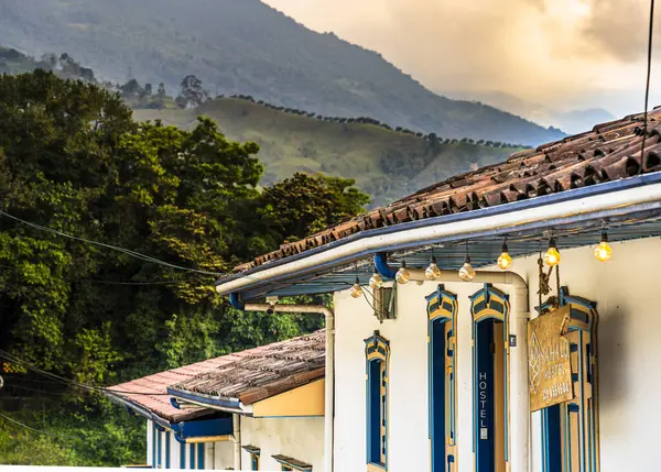 Salento, Kolombiya - 3 Şubat 2024: Bulutlu havada tarihi şehir merkezi, HDR Görüntü