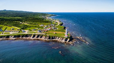 Gaspe Yarımadası kıyısındaki Saint Lawrence Nehri, HDR Görüntü