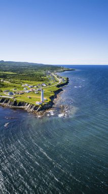 Gaspe Yarımadası kıyısındaki Saint Lawrence Nehri, HDR Görüntü