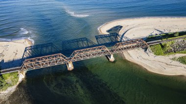 Gaspe Yarımadası kıyısındaki Saint Lawrence Nehri, HDR Görüntü