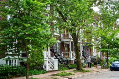 Montreal, Quebec, Kanada - 2 Temmuz 2024: Yazın Mont Kraliyet Bölgesi