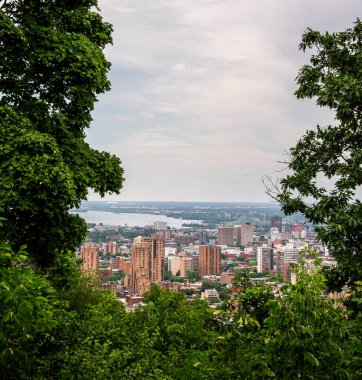 Montreal, Quebec, Kanada - 3 Temmuz 2024: Yazın Şehir Simgeleri 