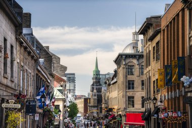 Montreal, Quebec, Kanada - 3 Temmuz 2024: Yazın Şehir Simgeleri