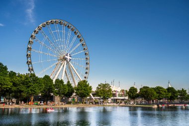 Montreal, Quebec, Kanada - 3 Temmuz 2024: Yazın Şehir Simgeleri