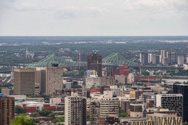 Montreal, Quebec, Kanada - 3 Temmuz 2024: Yazın Şehir Simgeleri