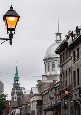 Montreal, Quebec, Kanada - 2 Temmuz 2024: Bulutlu havada Eski Bölge, HDR Görüntü